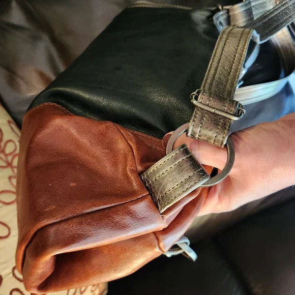 Rough and Tumble VVGUC Medium Open Pocket Hobo windso/Redwood - Picture 8 of 13